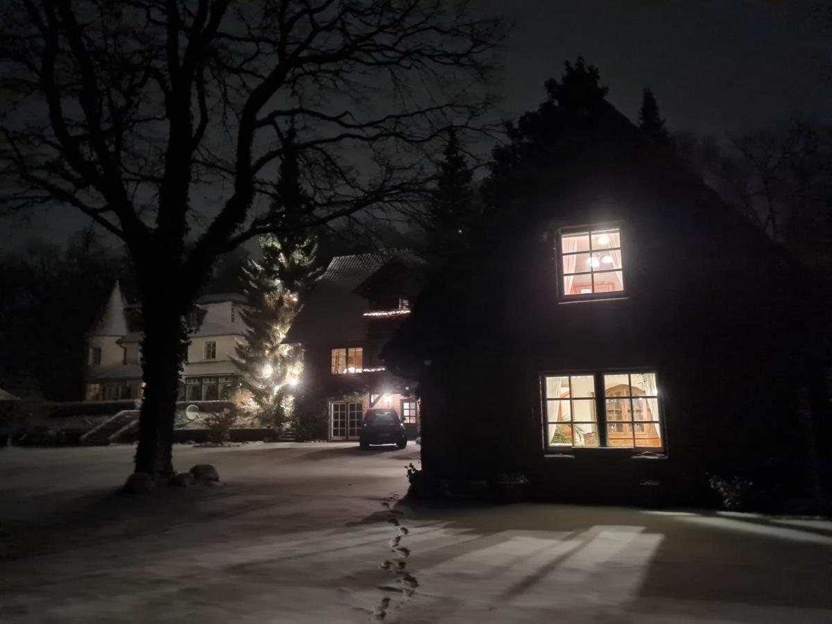 4 Sterne-Haus Am See Waren  Buitenkant foto