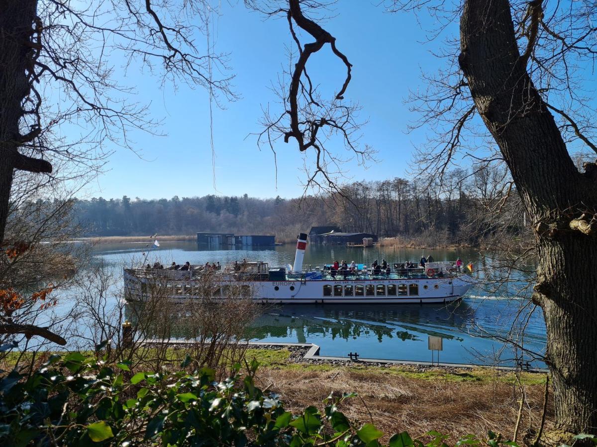 4 Sterne-Haus Am See Waren  Buitenkant foto